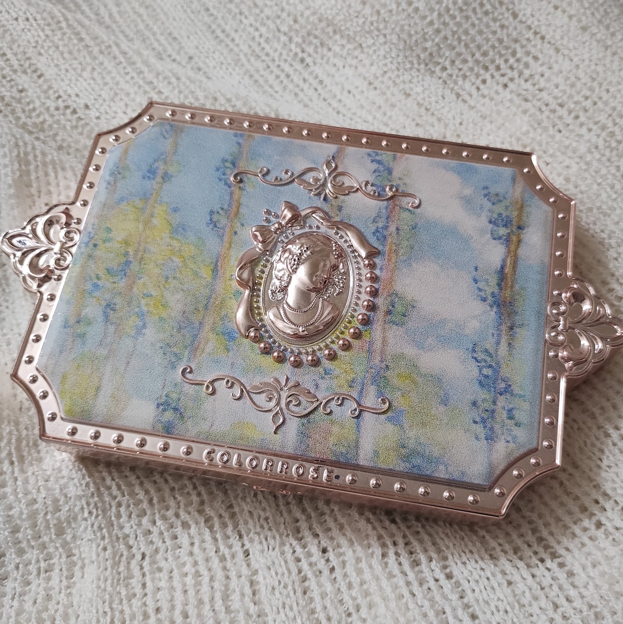 COLORROSE 油絵 アイシャドウパレットのクチコミ「COLORROSE 油絵 アイシャドウパレット  


発色良いしこれでナチュラルメイクすると.....」（1枚目）