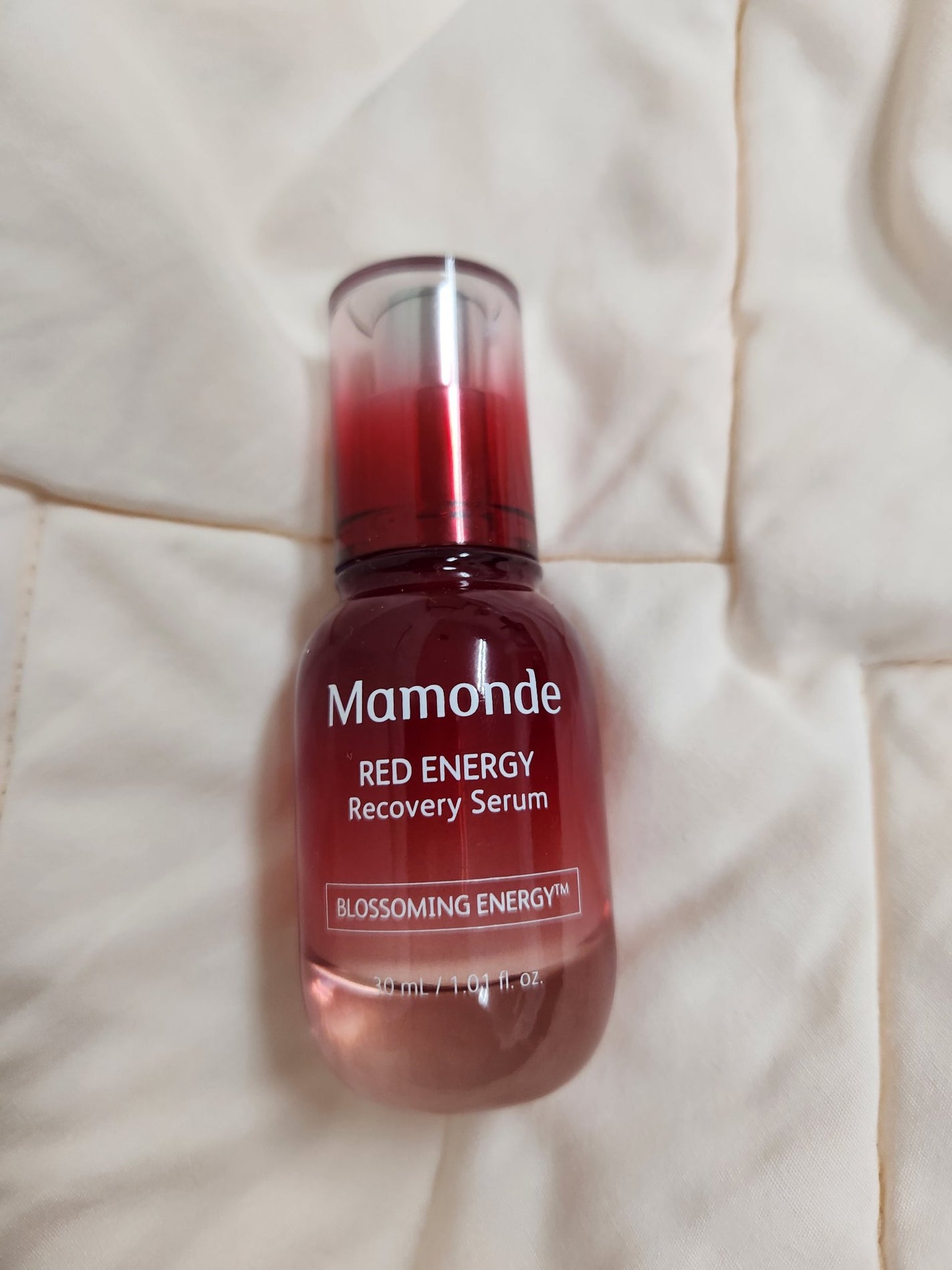 むぅ on LIPS 「マモンドのレッドエネルギーセラムを久しぶりに使用したら、肌荒れ..」(1枚目)