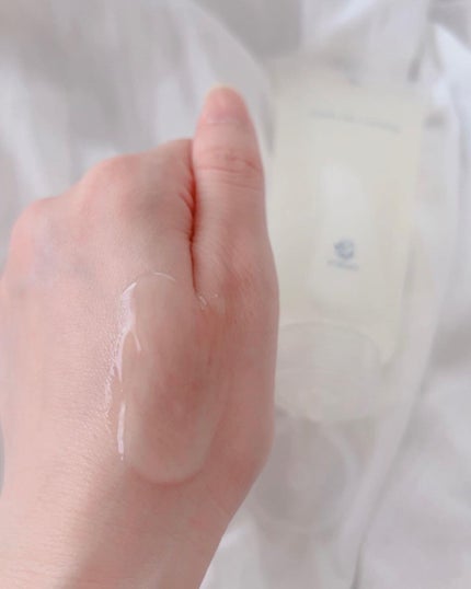 Fleuri(フルリ) クリアゲルクレンズのクチコミ「毛穴汚れ・皮脂の除去・
キメなどの検証結果が医学誌に
掲載されるほど、
注目されている.....」(3枚目)