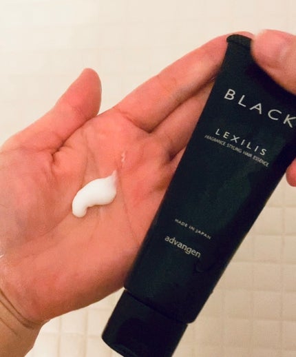 LEXILIS ブラック フレグランス スタイリング ヘアエッセンスのクチコミ「レキシリスブラック フレグランススタイリングヘアエッセンスは、洗い流さないトリートメント、毛髪.....」(1枚目)