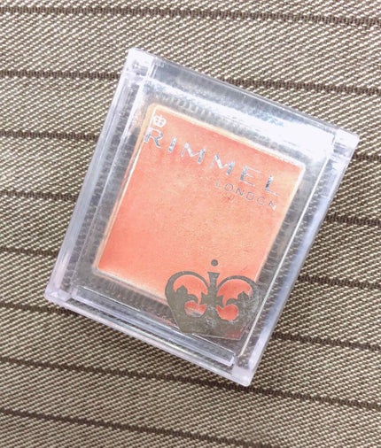 プリズム パウダーアイカラー/リンメル ロンドン/単色アイシャドウを使ったクチコミ(1枚目)