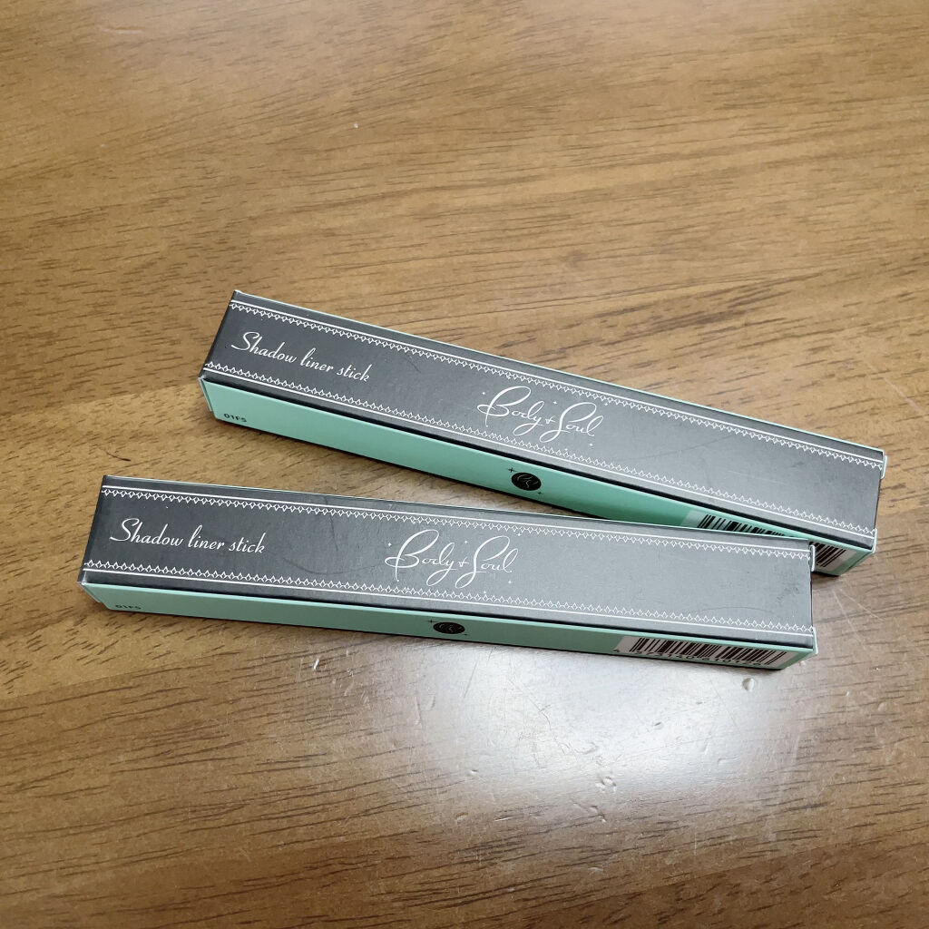 シャドーライナースティック ゴールド/Body&Soul COSMETICS/スティックアイシャドウを使ったクチコミ（1枚目）