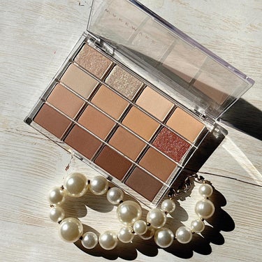 『 WAKEMAKE / SOFT BLURRING EYE PALETTE 14  CARAMEL BLURRING 』
⁡
温かいクリームカラーからディープチョコレートブラウンまで
柔らかなイエベブ