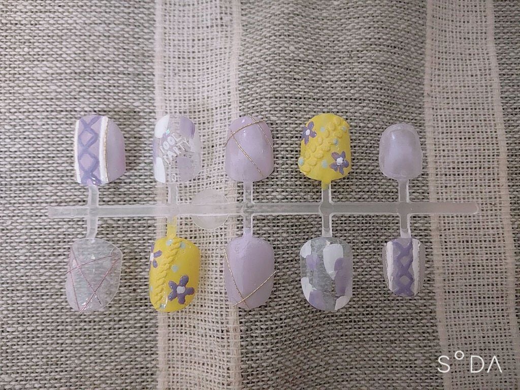 yu→ na on LIPS 「💜💛ラプンツェルネイル💛💜ちょっと暗くてすみません💦ラプンツェ..」(2枚目)