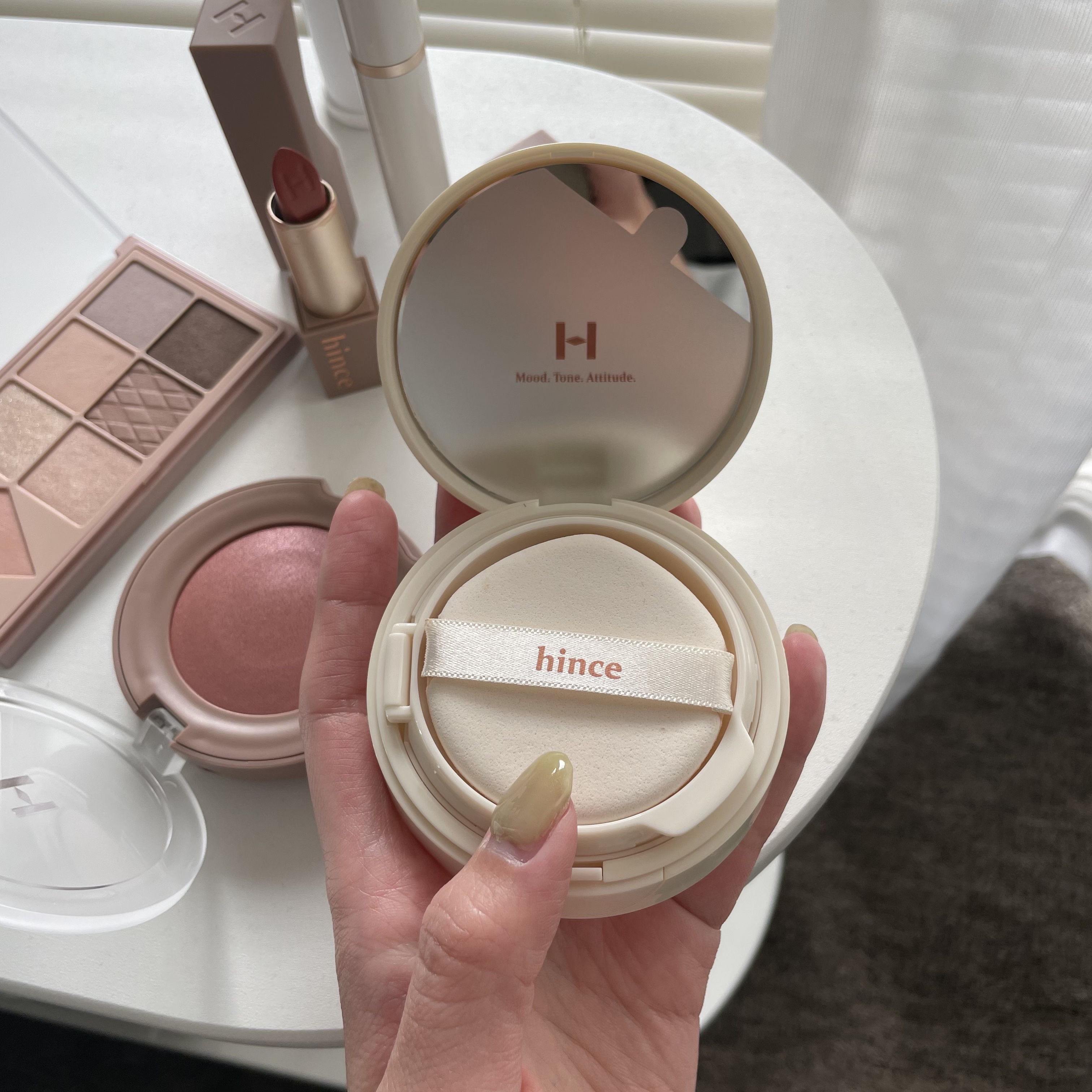 セカンドスキングロウクッション 17 ポーセリン/hince/クッションファンデーションを使ったクチコミ（2枚目）