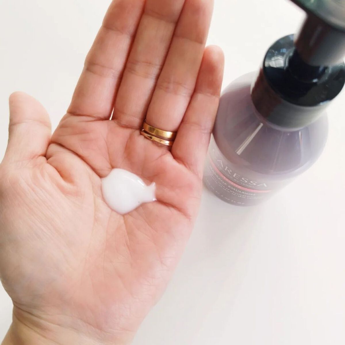 マッサージ エマルジョン（ヴァーベナ）/CARESSA/ボディミルクを使ったクチコミ（3枚目）