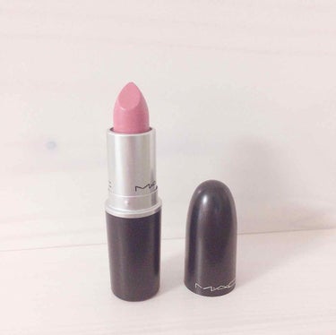 Mac リップスティック
エンジェル （フロスト）

ずっと気になっていたリップ💄
店員さんにおすすめされた色です！
青みのあるピンクベージュで白みが強すぎないので使いやすいです！
見る場所や光加減によ