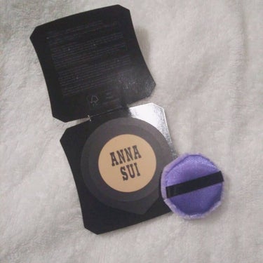 ANNA SUI シルキー パウダー ファンデーションのクチコミ「3月1日（月）新発売。SPF30 PA+++。サンプル使用で01の使用です。可愛いパフ付き。サ.....」（2枚目）