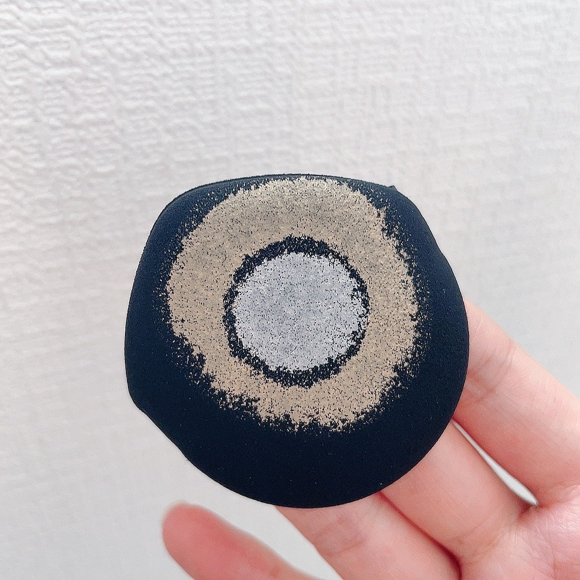 フローレス ルミエール ラディアンス パーフェクティング トーンアップ クッション/ローラ メルシエ/クッションファンデーションを使ったクチコミ(4枚目)