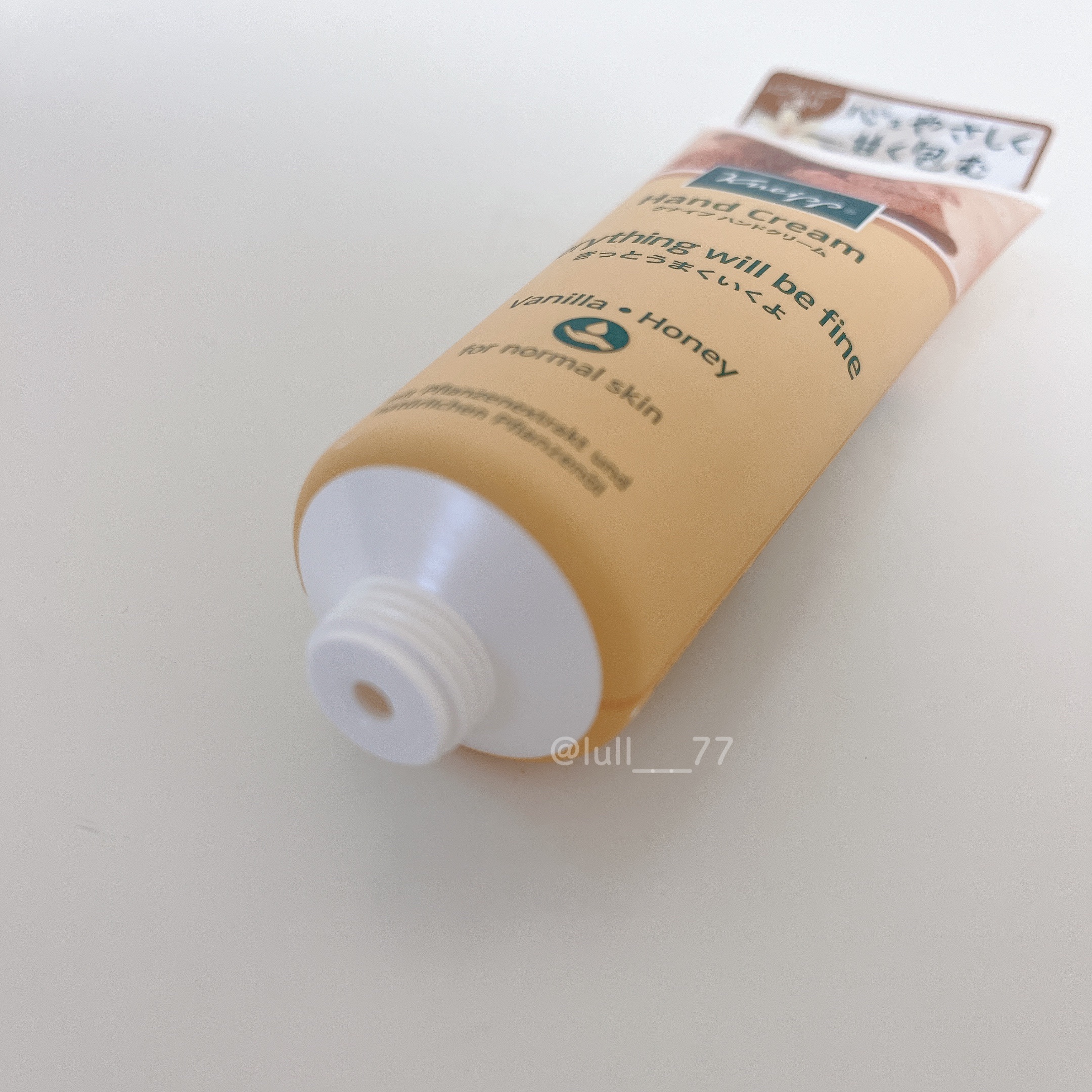 ハンドクリーム バニラ＆ハニーの香り 75ml/クナイプ/ハンドクリームを使ったクチコミ（3枚目）