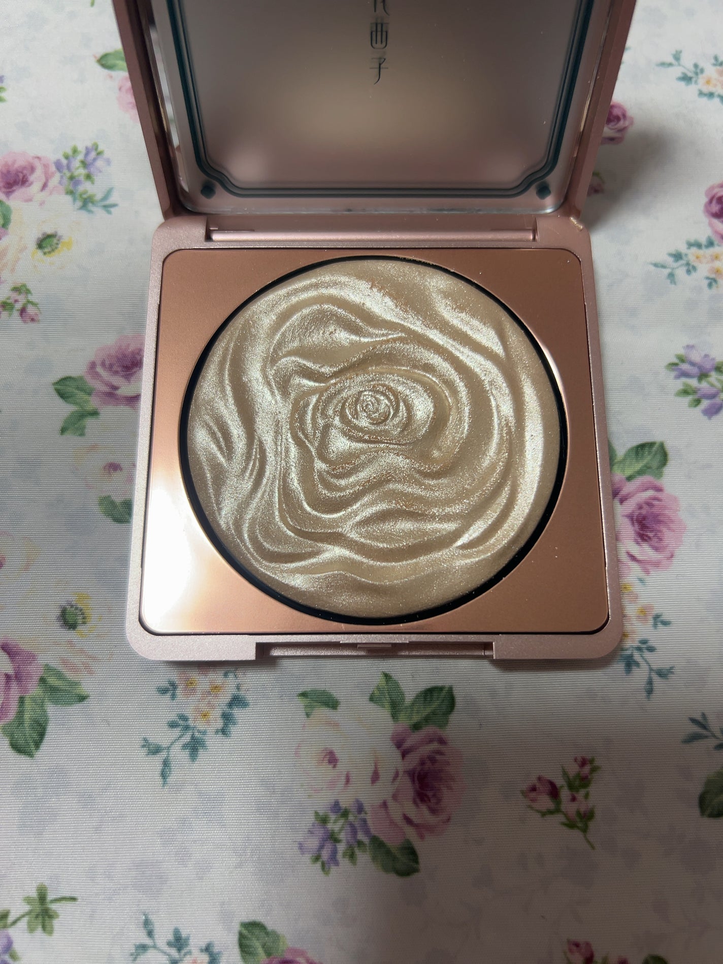 双花彫刻 ハイライト/花西子/パウダーハイライトを使ったクチコミ(2枚目)