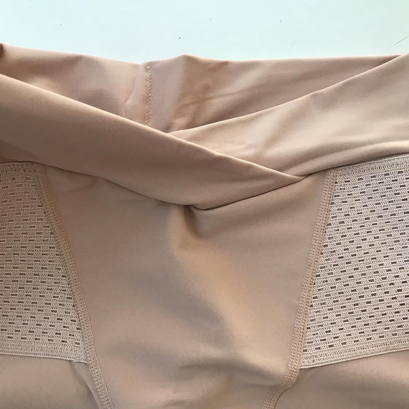 ナチュアシスト V字ウエストひざ上丈/NATU ASSIST/バスト・ヒップケアを使ったクチコミ(2枚目)