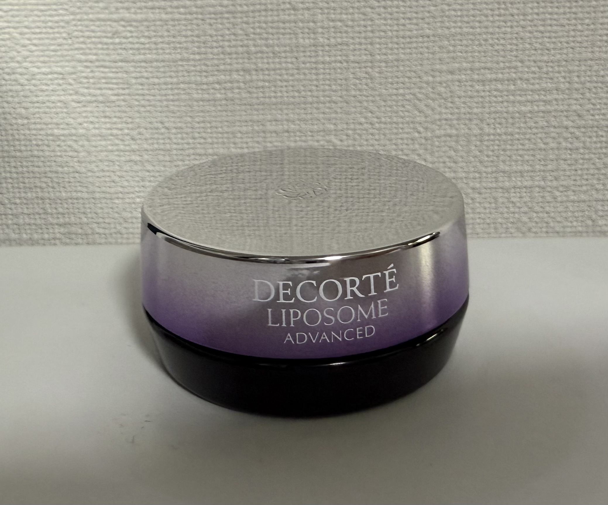 ✼••┈┈┈┈┈┈┈┈┈┈┈┈┈┈┈┈••✼

・DECORTÉ
   コスメデコルテ リポソーム 
   アドバンスト リペアリップセラム💄

✼••┈┈┈┈┈┈┈┈┈┈┈┈┈┈┈┈••✼
✅実際に使ってみた感想👀✨


ここ最近、メ