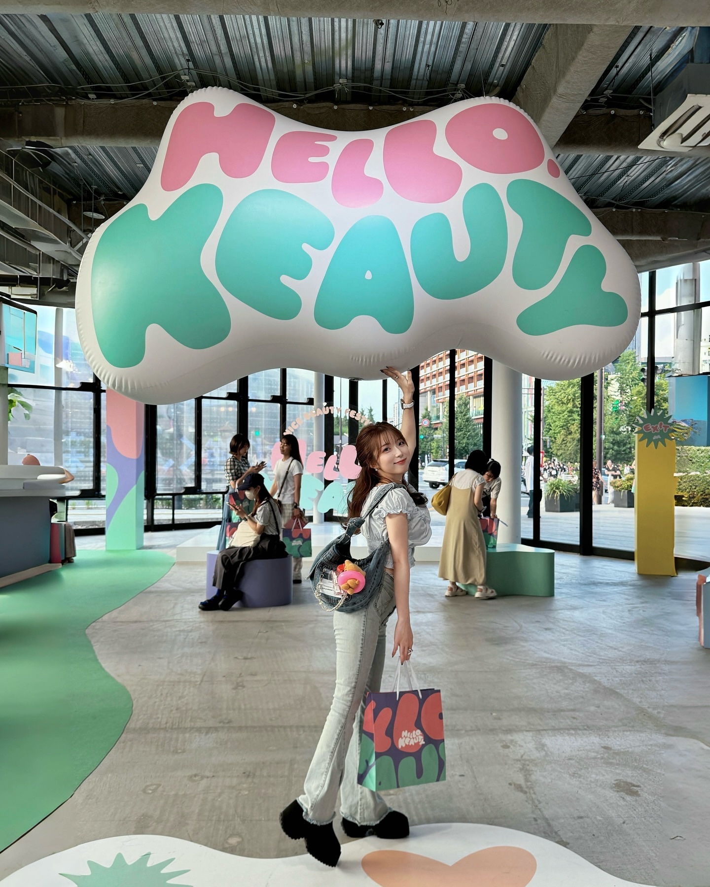 メガ割始まった〜🦋
コスメイベントでチェックしてから
今回のメガ割で絶対にゲットしなきゃと思っていたWAKEMAKEのアイシャドウ
(@wakemake_japan )
新作は秋カラーを取り入れた
IKKICollection🍂

ヘア