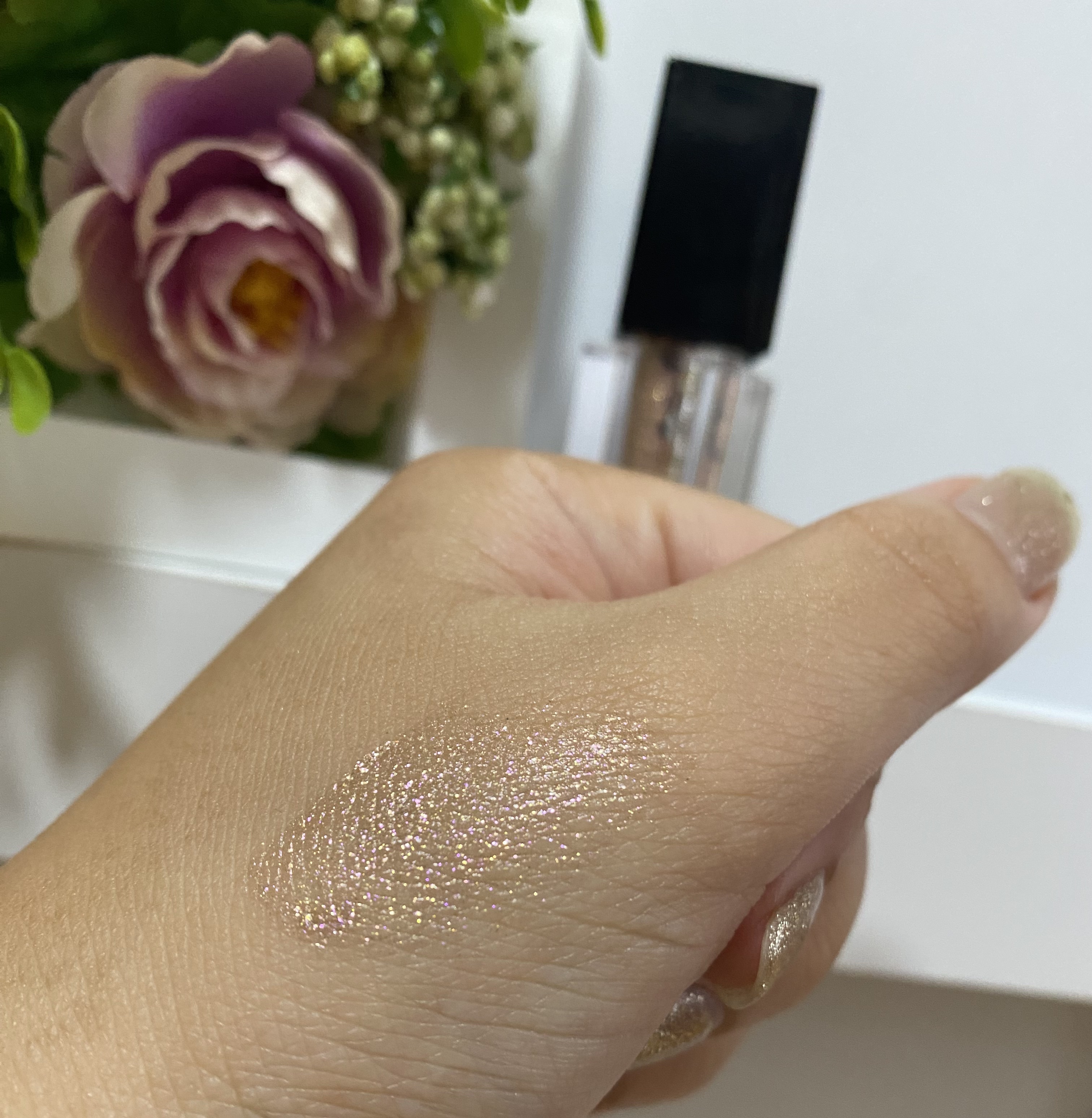 ザ リキッド アイシャドウ　ウルトラスパークル/ADDICTION/リキッドアイシャドウを使ったクチコミ（2枚目）