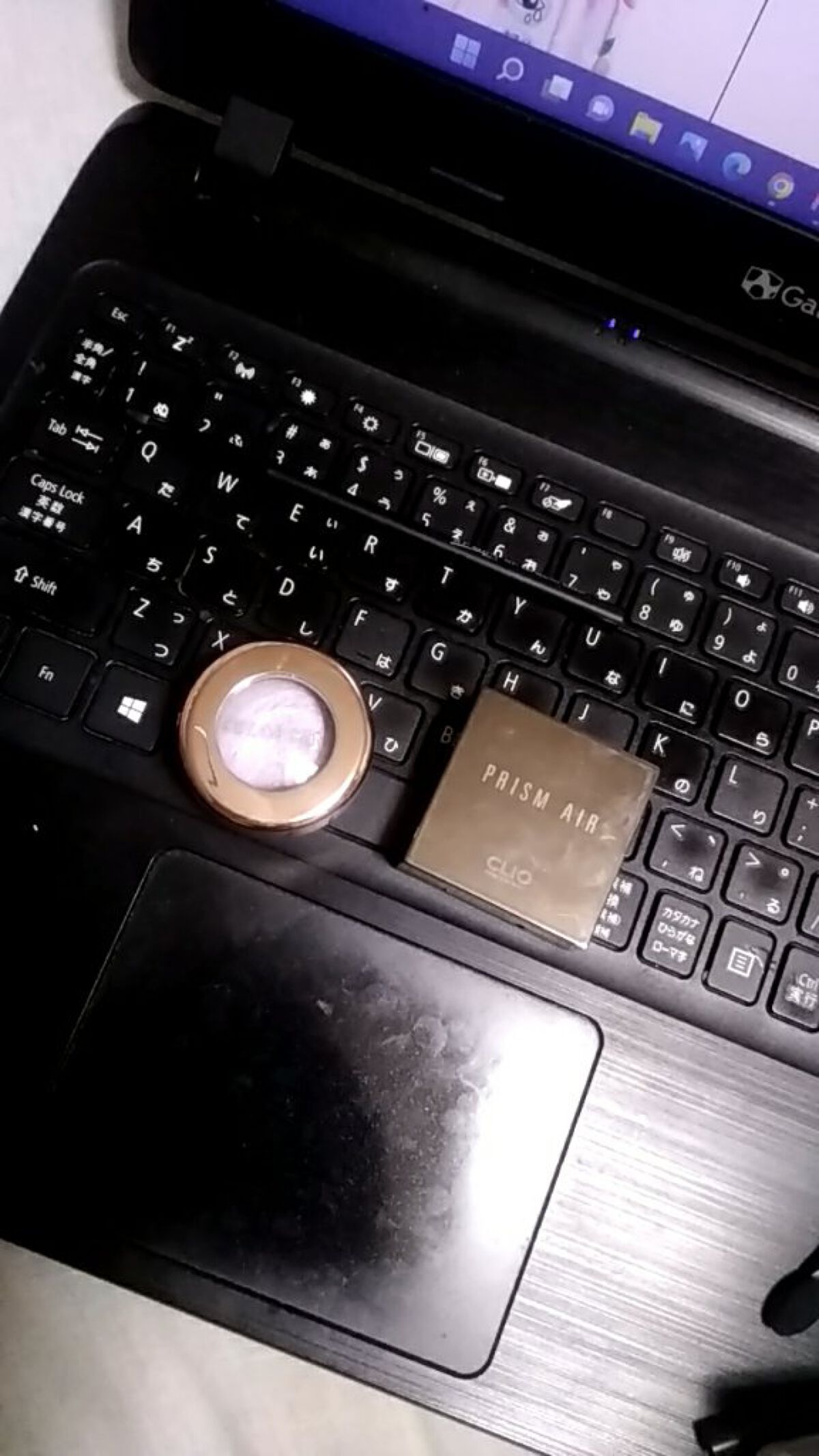 プリズム エアー シャドウ/CLIO/単色アイシャドウを使ったクチコミ（2枚目）