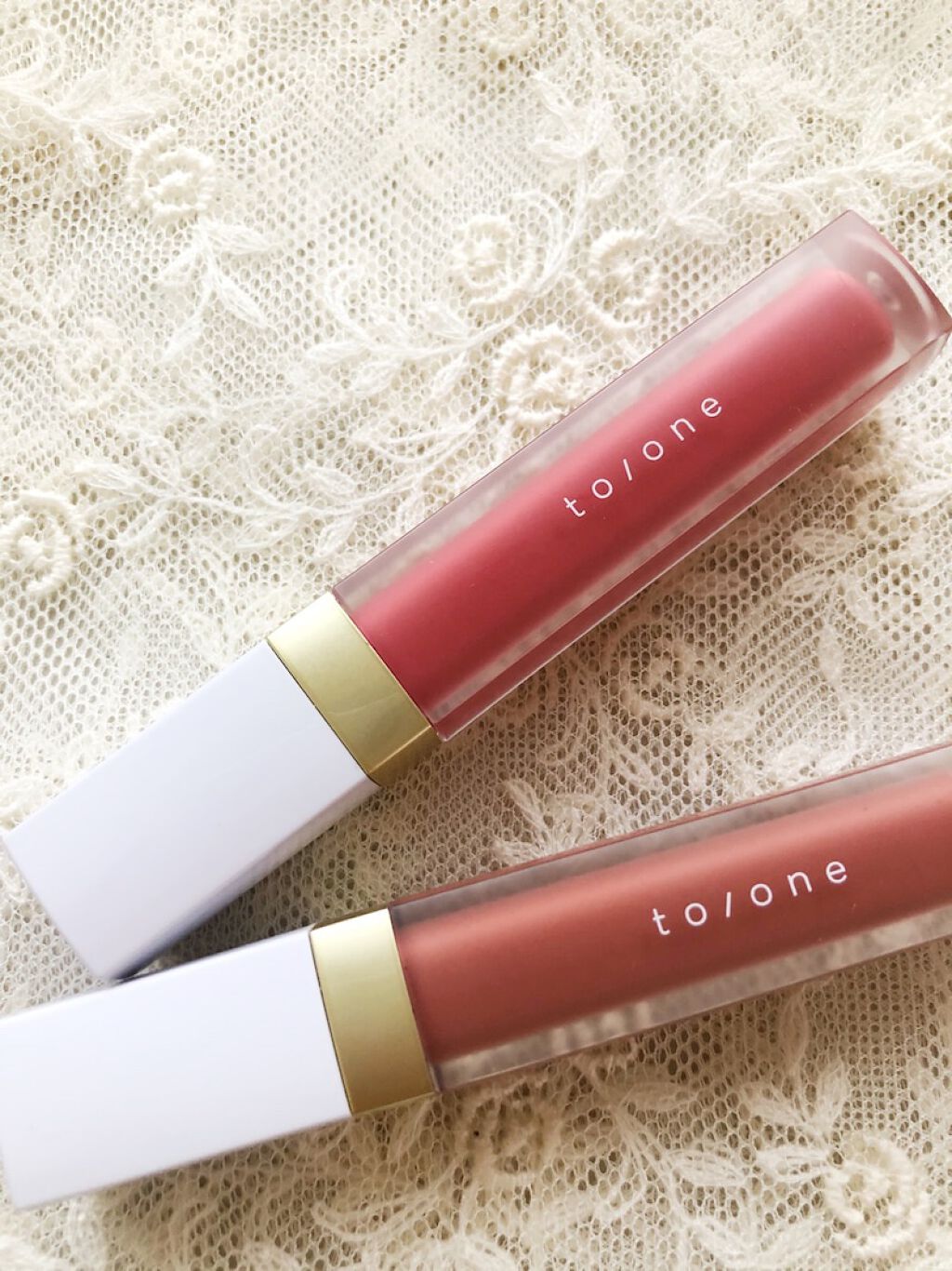 トーン ペタル エッセンス カラー バター/to/one/リップグロスを使ったクチコミ(1枚目)