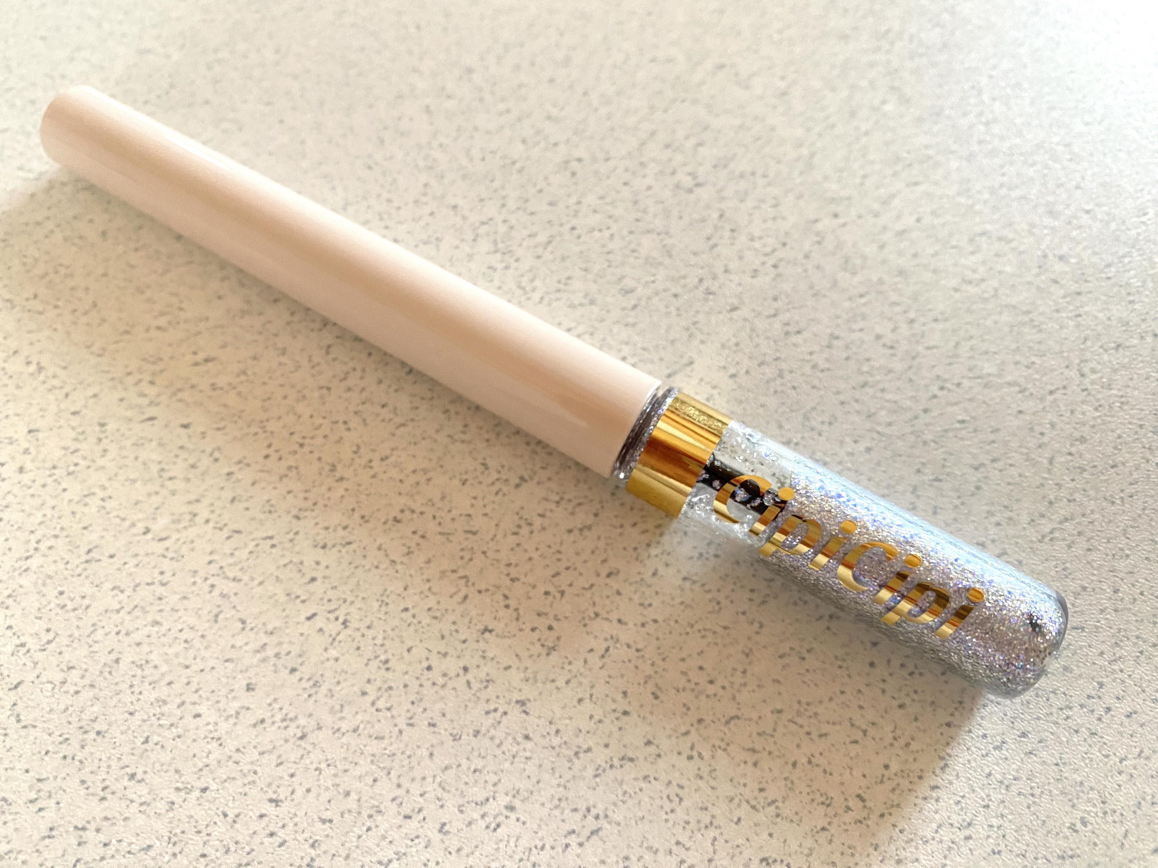 グリッターイルミネーションライナー/CipiCipi/リキッドアイライナーを使ったクチコミ（1枚目）