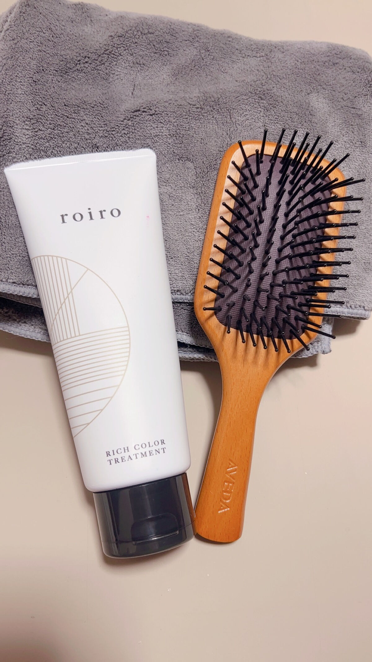 roiro リッチカラートリートメントのクチコミ「roiro
リッチカラートリートメント　ライトカラー8C



《ハリコシのある大人のうるツヤ.....」（2枚目）