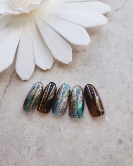 e_nails//フォロバ◎//ネイルとコスメ好きママ on LIPS 「EarthNAIL🪐なんか、かっこいいデザイン出来ました🙌🏻#..」(2枚目)