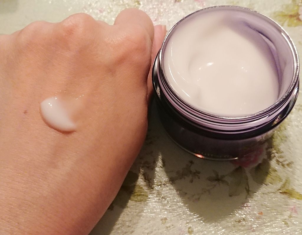 バタフライクイーン ゴールドエクストラ/フェイシャルコスメティック研究所/オールインワン化粧品を使ったクチコミ（3枚目）