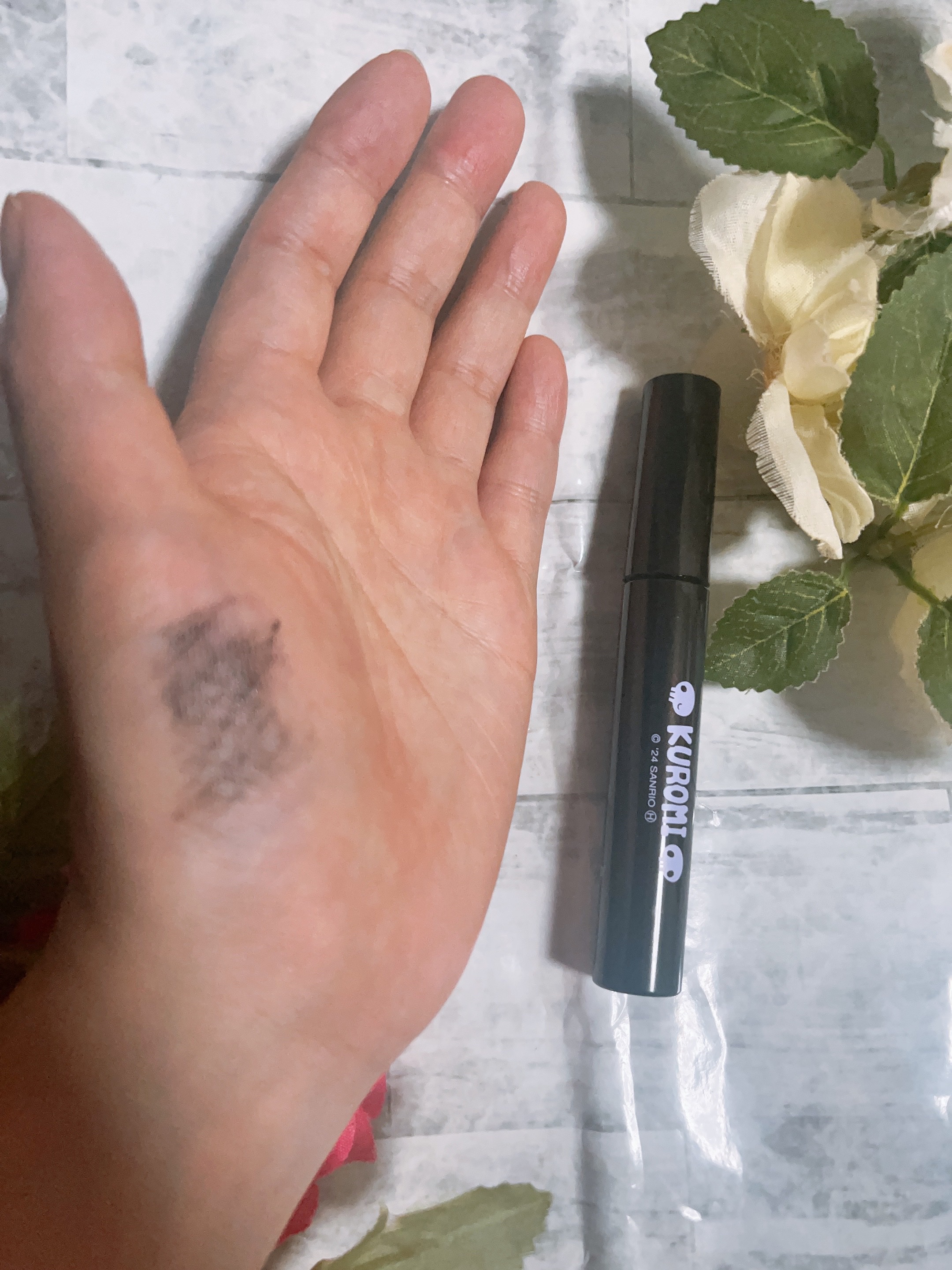 ラッシュガーディアン アングラヴィティマスカラ 01 メタブラック（クロミ限定デザイン）/LASHGUARDIAN/マスカラを使ったクチコミ（2枚目）