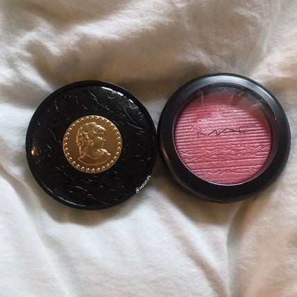 イルミネイティング プレスト パウダー/レ・メルヴェイユーズ ラデュレ/プレストパウダーを使ったクチコミ(4枚目)