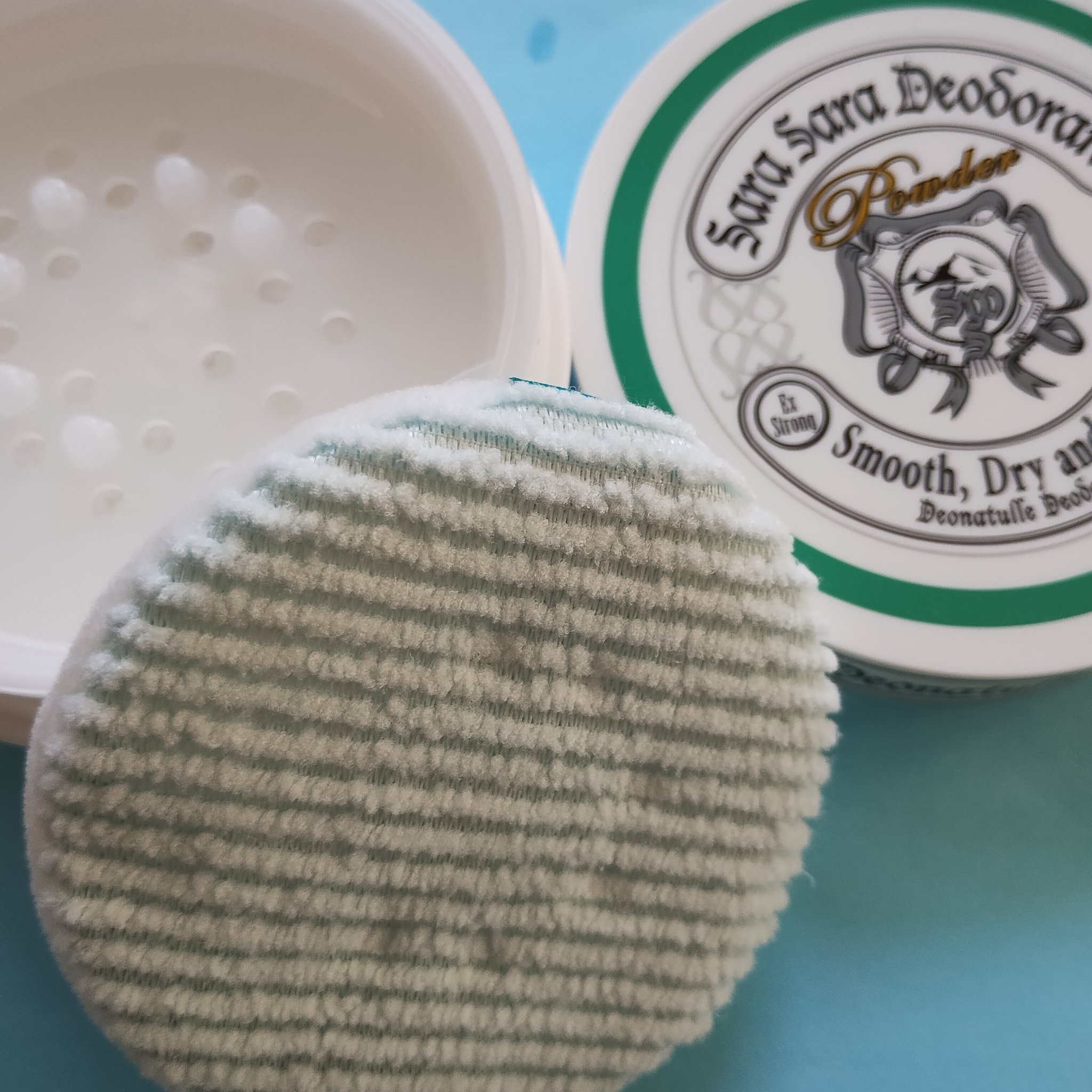 薬用さらさらデオドラントパウダー/デオナチュレ/デオドラント・制汗剤を使ったクチコミ（3枚目）