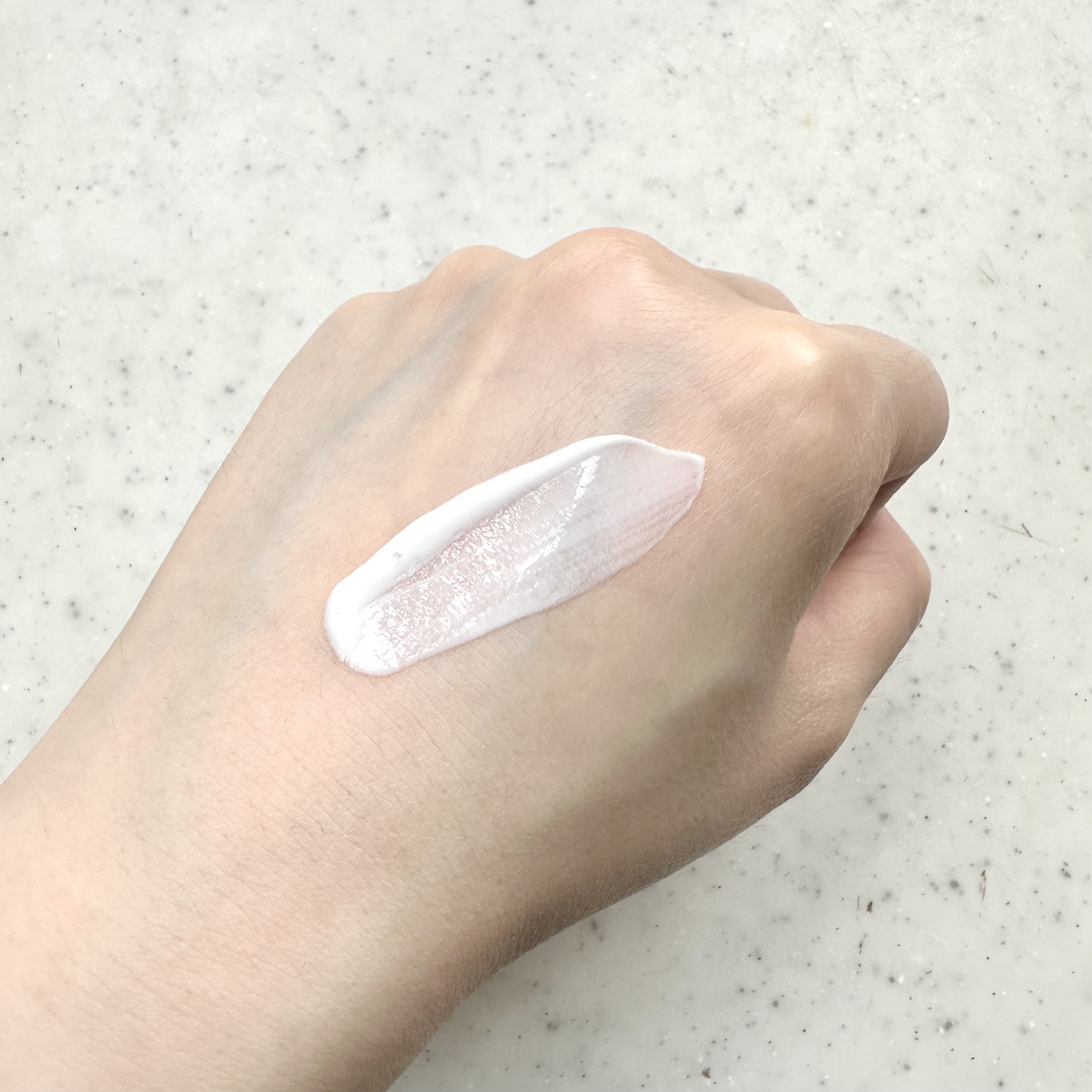 ヒアルーシカ ウォーターフィット サンセラム/SKIN1004/日焼け止めローションを使ったクチコミ（2枚目）