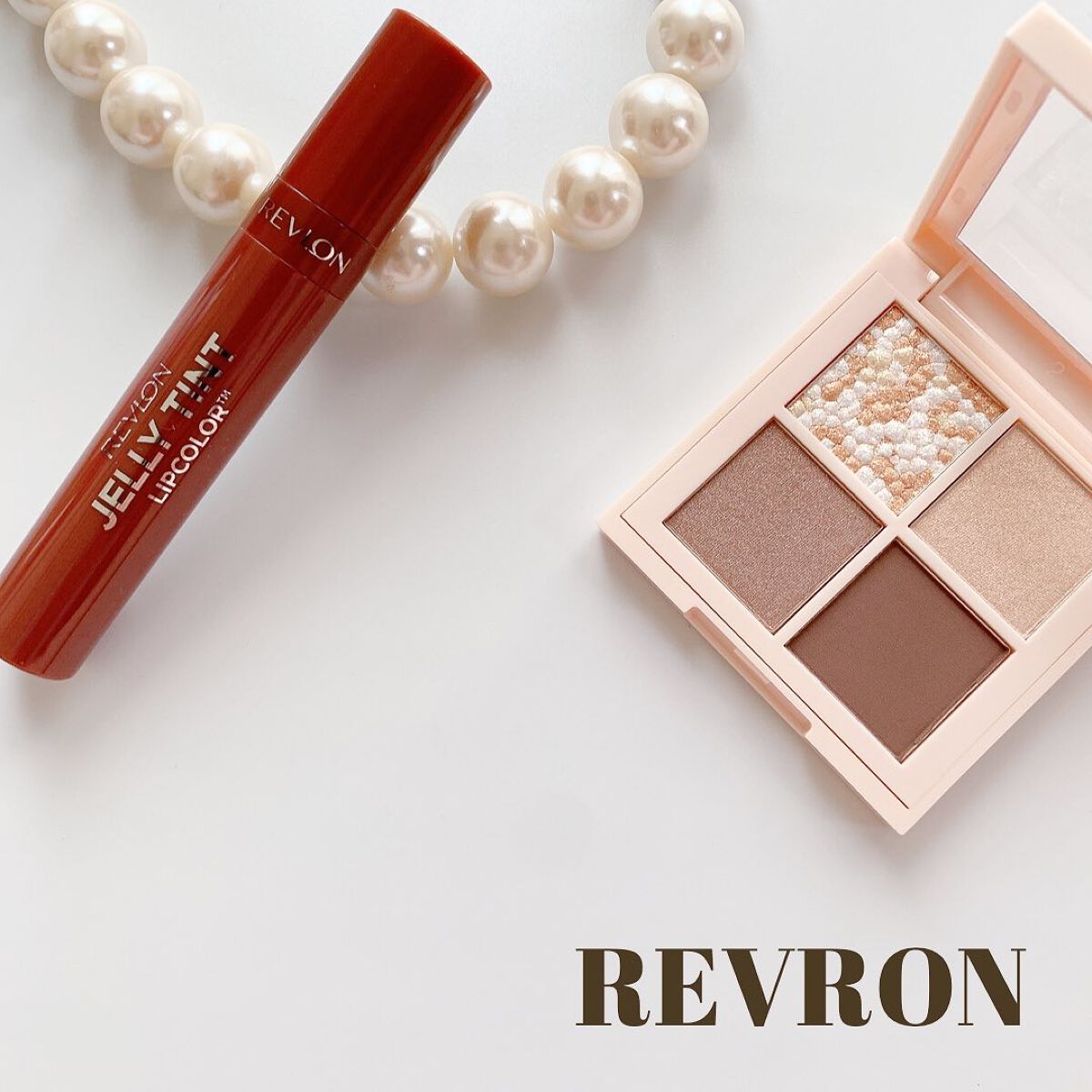 レブロン ダズル アイシャドウ クアッド/REVLON/アイシャドウパレットを使ったクチコミ(1枚目)