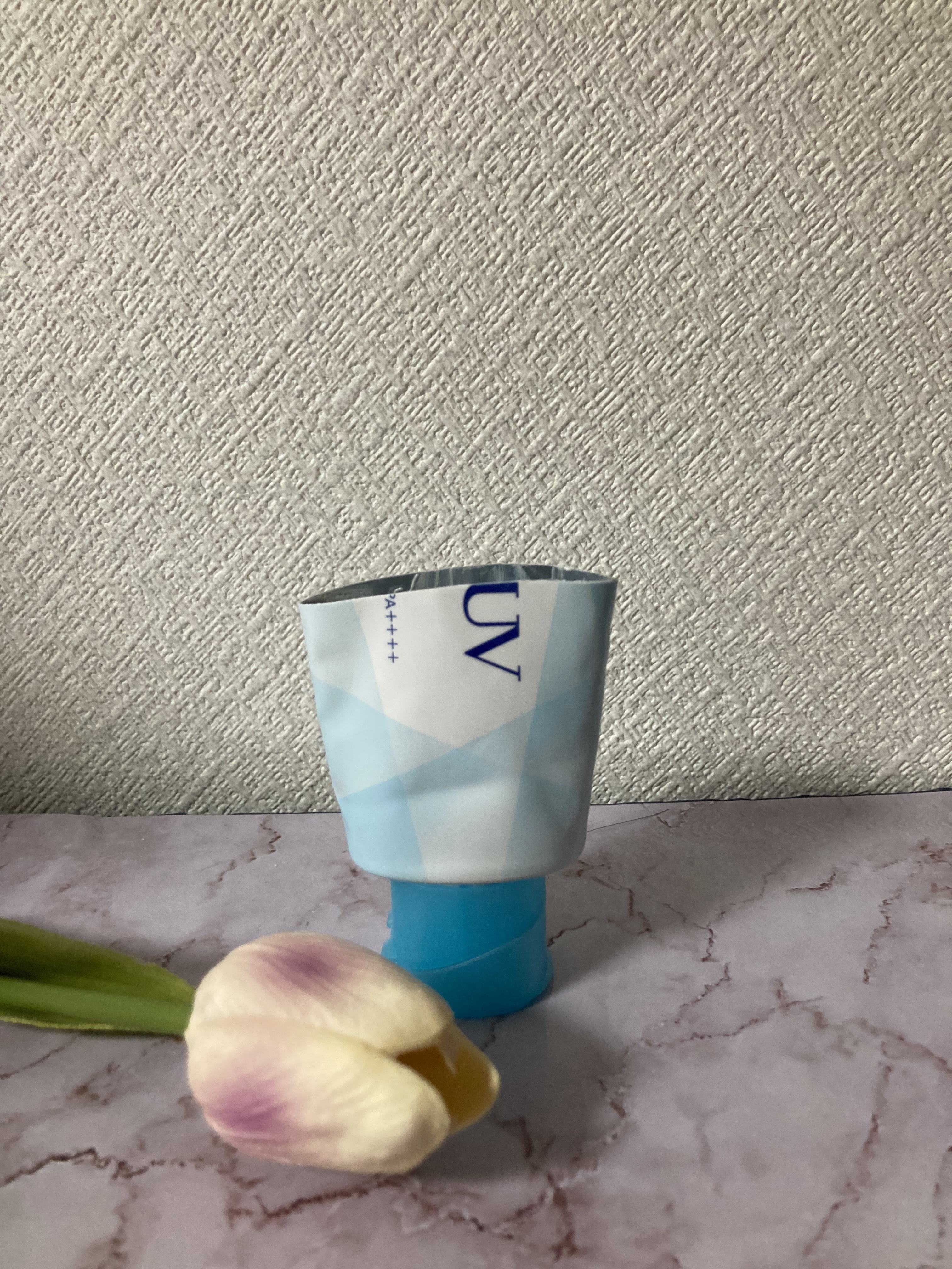 使いきり日焼け止め

ビオレUV アクアリッチ ライトアップエッセンス

秋になって乾燥肌気味になってきたら少し刺激が強く感じてしまってコレからの時期は違うのにしようかなと思ってます

夏は鬼リピしてました！

#ビオレ #ビオレUV アク