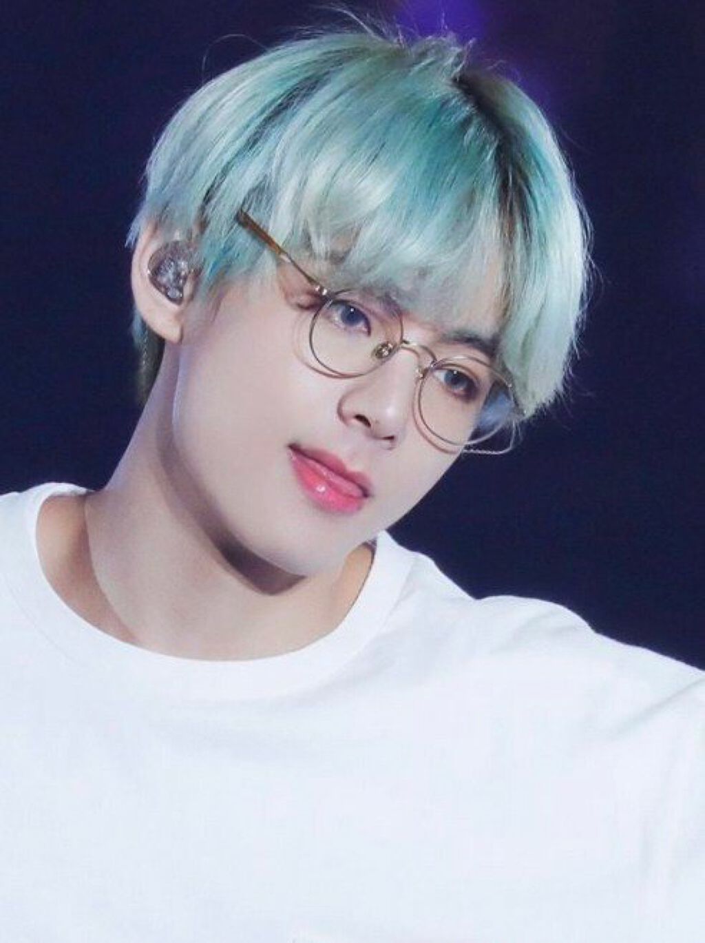 🇰🇷유월🍒𓂃◌𓈒𓐍 on LIPS 「こんにちは!今日は自己紹介します?年齢…10代ですね誕生日…4..」(1枚目)