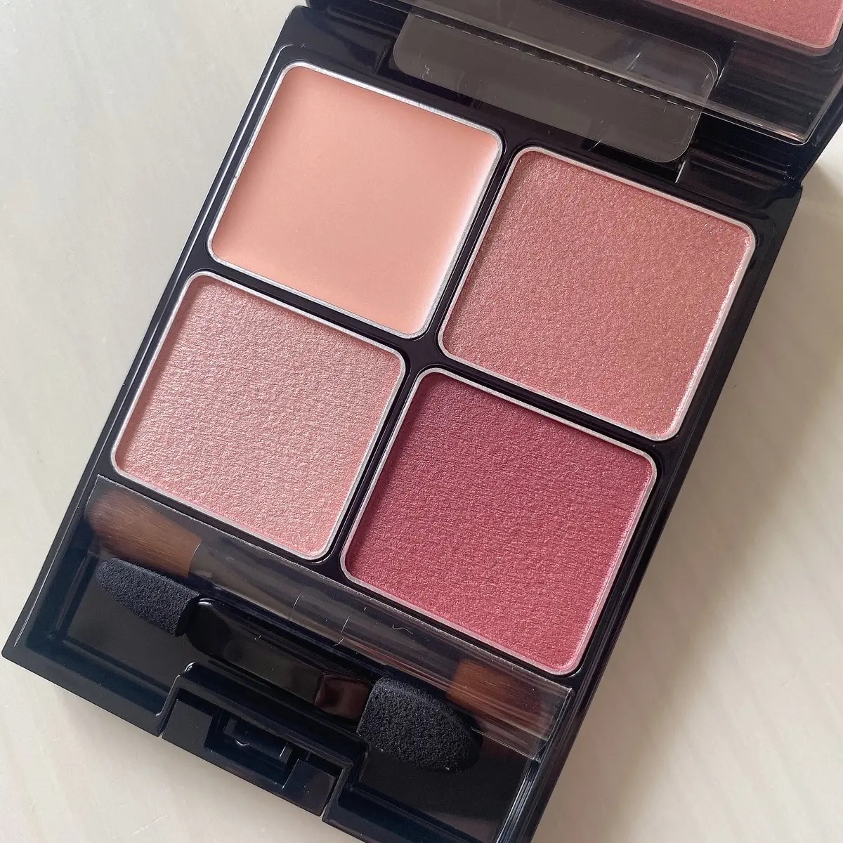 B.A 3Dオアシス アイカラー 02 デイジーブーケ/B.A/パウダーアイシャドウを使ったクチコミ（1枚目）