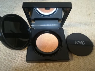 ナチュラルラディアント ロングウェア クッションファンデーション/NARS/クッションファンデーションを使ったクチコミ（2枚目）