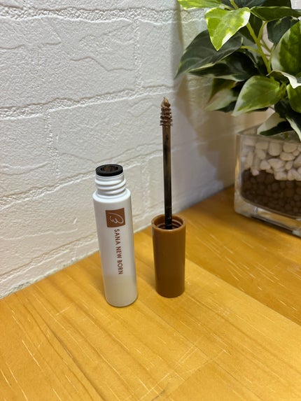 サナ ニューボーン カラーリングブロウマスカラ 01 ナチュラルブラウン/サナ ニューボーン/マスカラの画像