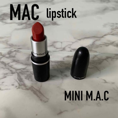 MAC リップ
M・A・Cリップスティック　チリ　（ミニサイズ）
¥1650（税込み）

さすがって感じの発色〜
少しくすんだ赤色！
秋冬メイクにぴったり👌

ミニサイズ、コンパクトでオススメです👍

