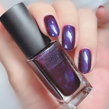ネイルホリック ネイルホリック Dark Fantasy Colorのクチコミ「
夏の濃いめ紫💜💜

たまらん🤤
好きすぎる🤦‍♀️💜

ただそんなに日常
ベタ塗りでは塗れな.....」（2枚目）
