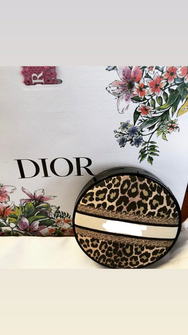 Dior ディオールスキン フォーエヴァー グロウ クッションのクチコミ「ディオールスキンフォーエバーグロウクッション

以前使っていたイソフラボンの下地が切れたので頂.....」（1枚目）