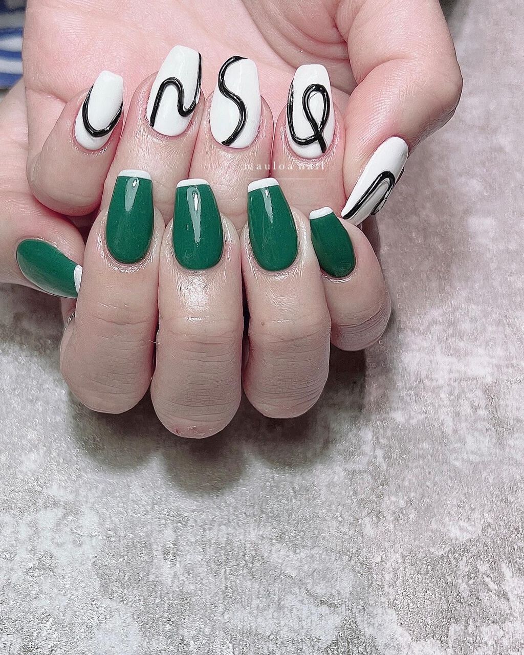 #フレンチネイル,#ネイル,#アートネイル,#春ネイル,#ミラーアートネイル,#グリーンネイル,#フレンチネイル,#うねうねネイル,#ミラーネイル,#手書きアートネイル,#カジュアルネイル,#刺繍ネイル,#ミラーネイル,#シルバーアクセネイル,#春ネイル,#天王寺ネイルのネイルデザイン