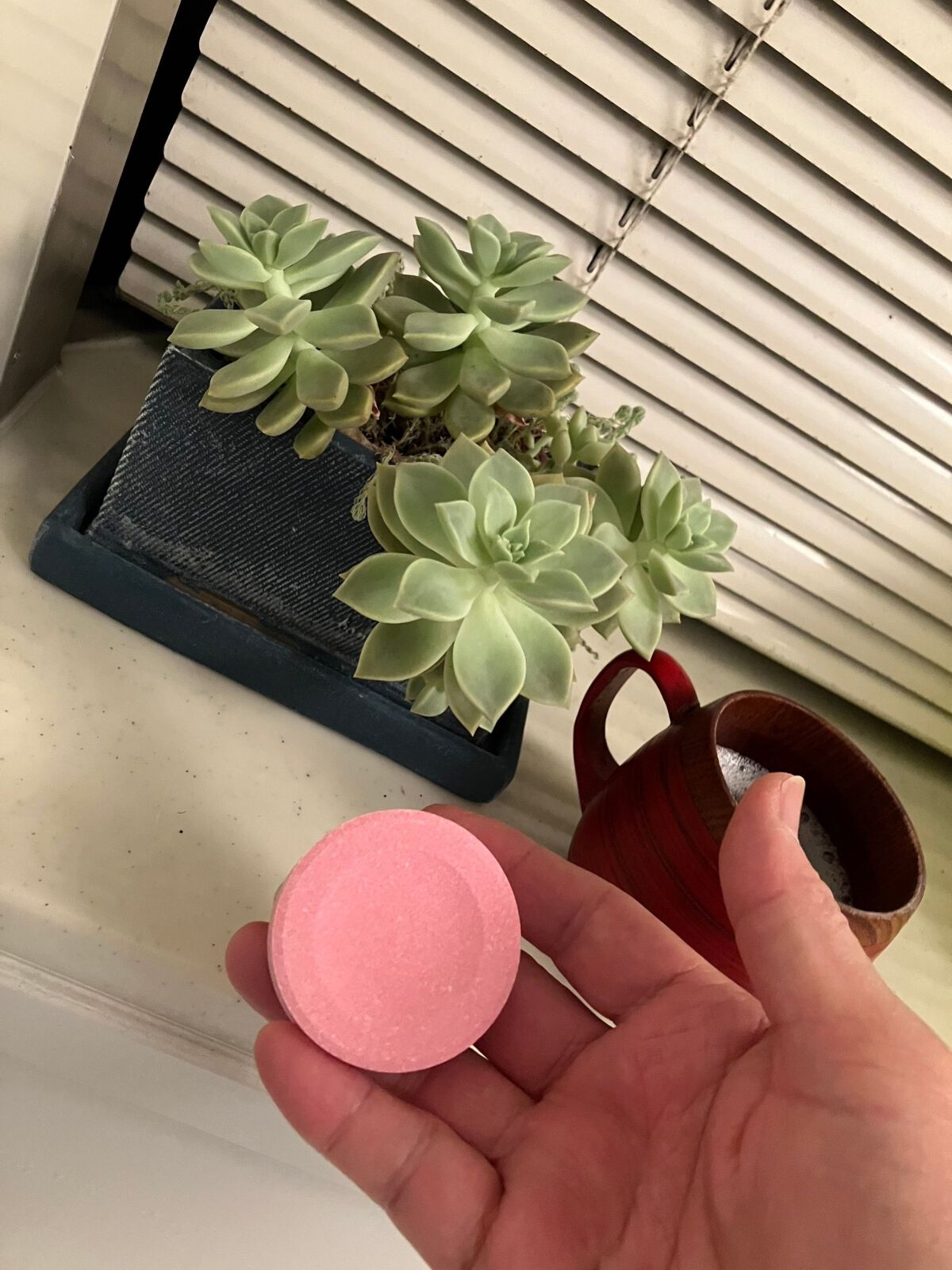 クナイプ スパークリングタブレット オレンジ・リンデンバウム ＜菩提樹＞の香り  1錠入り/クナイプ/炭酸系入浴剤を使ったクチコミ（2枚目）