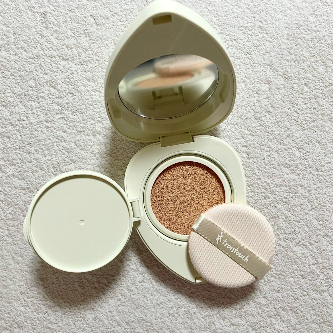 トワタッチ ハートクッション マットカバー 17 アイボリー本体/troistouch/クッションファンデーションを使ったクチコミ（2枚目）