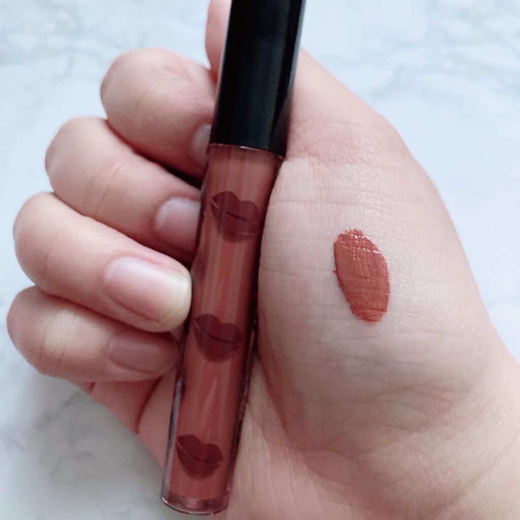 ヨ シ タ ニ * エ マ on LIPS 「コンビニで買える!大人の旬顔を作る3点SET✨長井かおりさんが..」(4枚目)