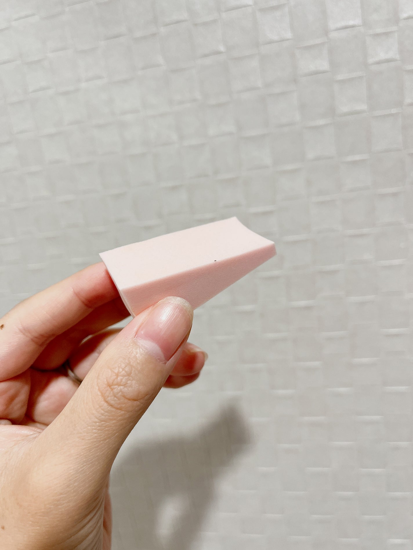 メイクアップスポンジ(バリューパック ウェッジ型 30個)/DAISO/パフ・スポンジを使ったクチコミ(2枚目)