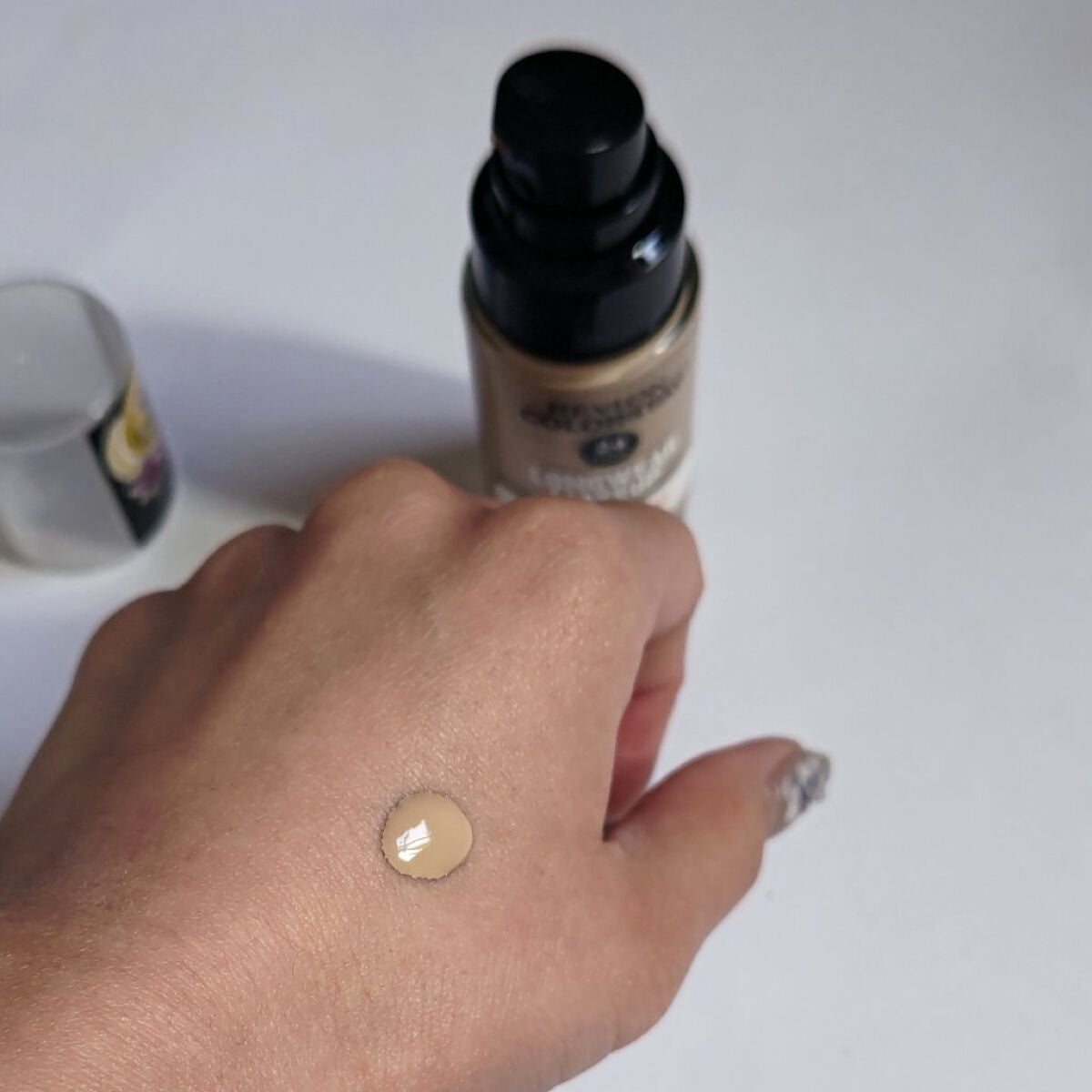 カラーステイ ロングウェア メイクアップ/REVLON/リキッドファンデーションを使ったクチコミ(3枚目)