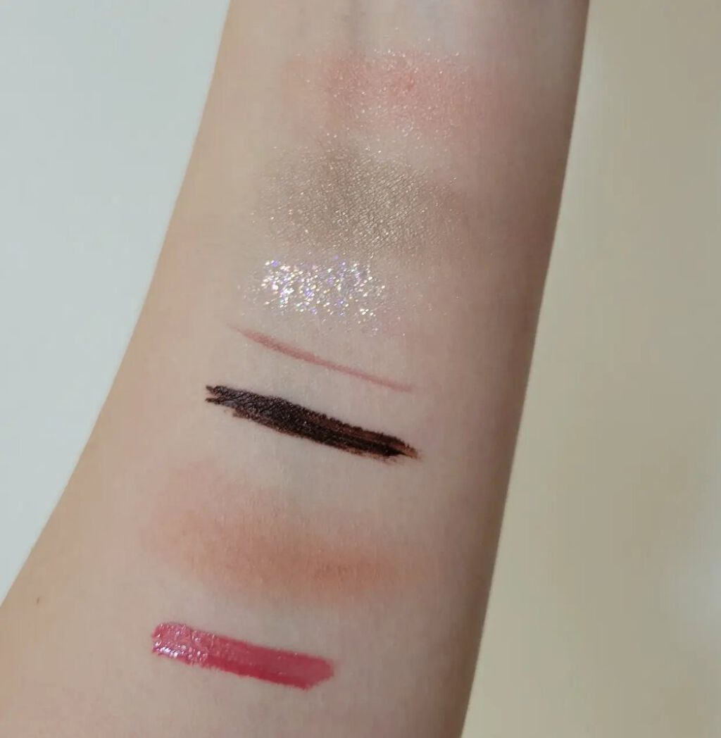 トーン ペタル エッセンス カラー バター 04 ブライトピンク/to/one/リップグロスを使ったクチコミ（3枚目）