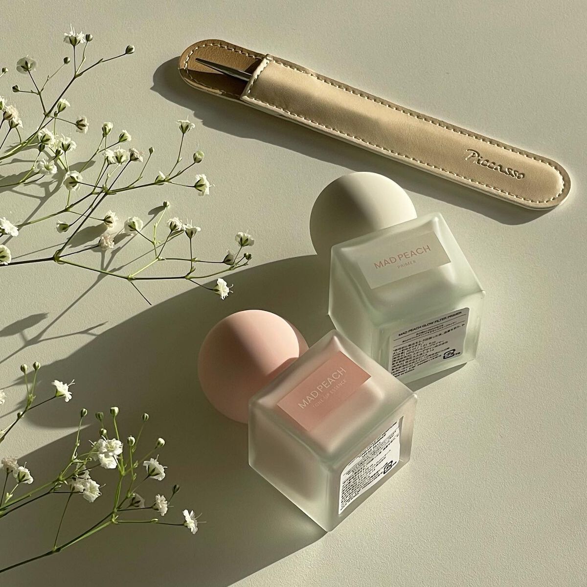 .
テリちゃんがイメモの韓国コスメブランド🍑
【MAD PEACH】

ベースメイク2種とスパチュラの紹介するね☺️🫶

📎モイスチャートーンアップエッセンス
ファンデーションの前に塗ると
華やかなピンク肌へにナチュラルにトーンアップ