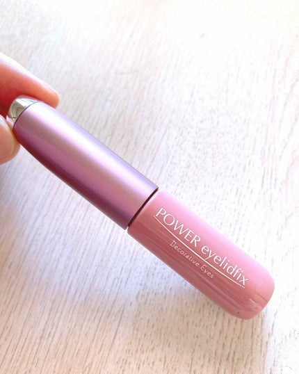 Decorative Eyes POWER eyelidfixのクチコミ「power eyelidfix
・皮膜式のふたえ
・少しテカるけど、あんまり目立たない
・1.....」(1枚目)