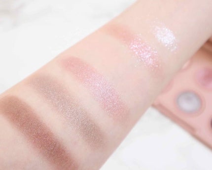 プリマ バレリーナ ミニ アイシャドウ パレット/ローラ メルシエ/アイシャドウパレットを使ったクチコミ(2枚目)