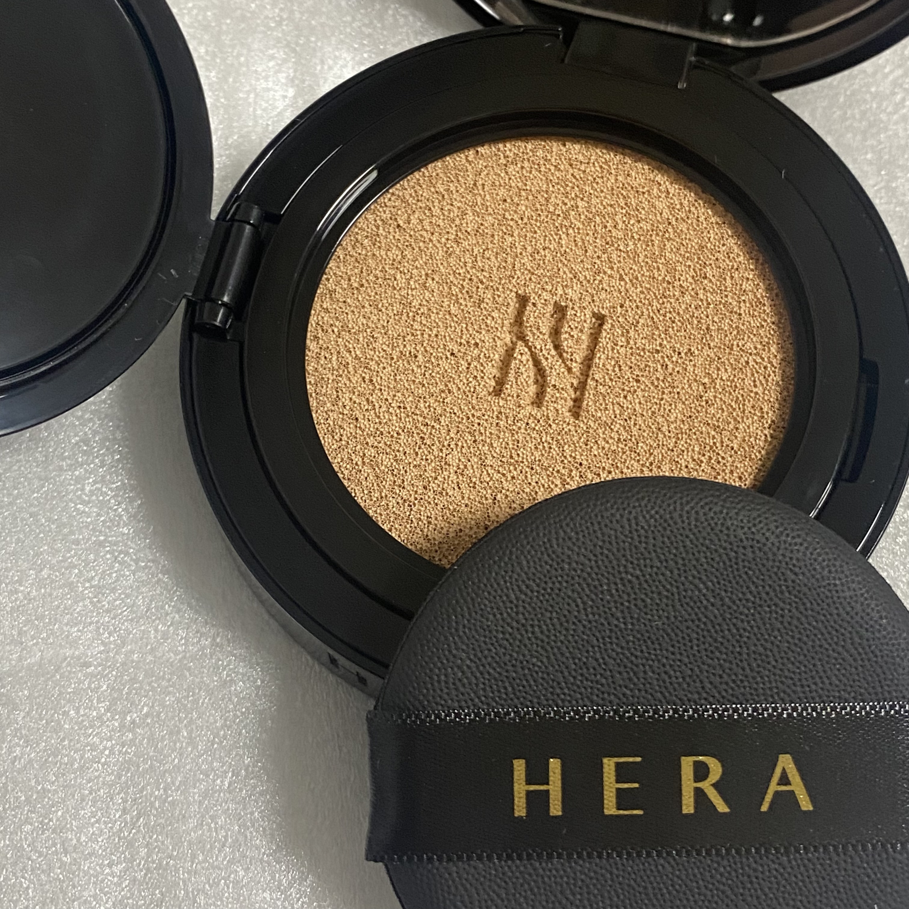 ブラック クッション/HERA/クッションファンデーションを使ったクチコミ（2枚目）