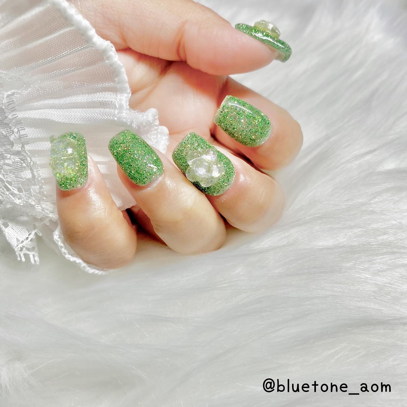 ⋆͛🦖⋆͛aomi on LIPS 「オリジナルフラッシュ!!今回はグリーンをメインに💚結構ギラギラ..」(1枚目)